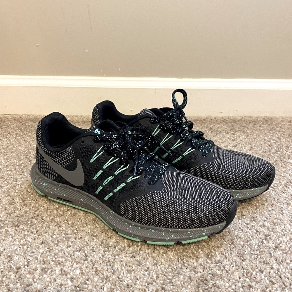 NIKE run swift